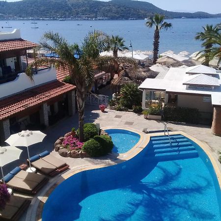 Uzhan Beach Hotel บิเตซ ภายนอก รูปภาพ