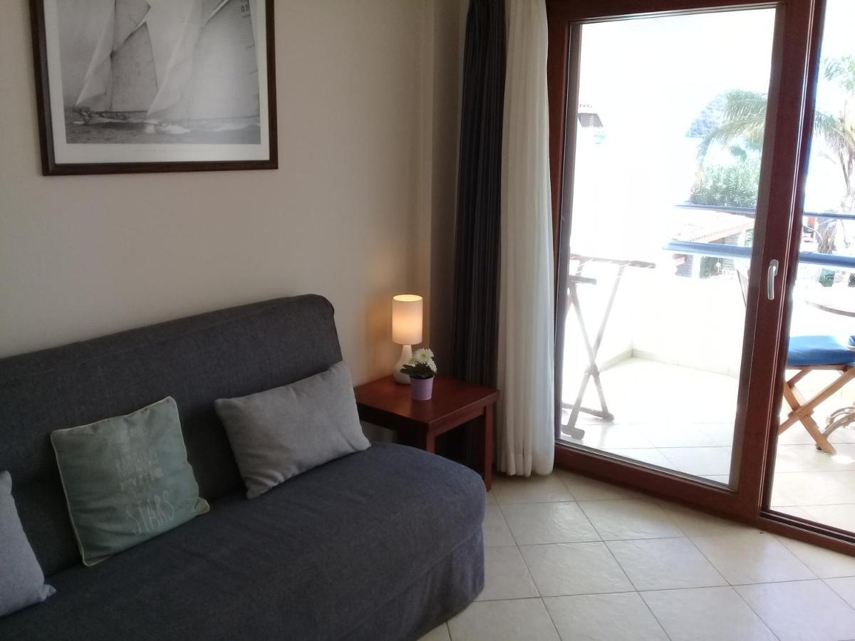 Uzhan Beach Hotel บิเตซ ภายนอก รูปภาพ