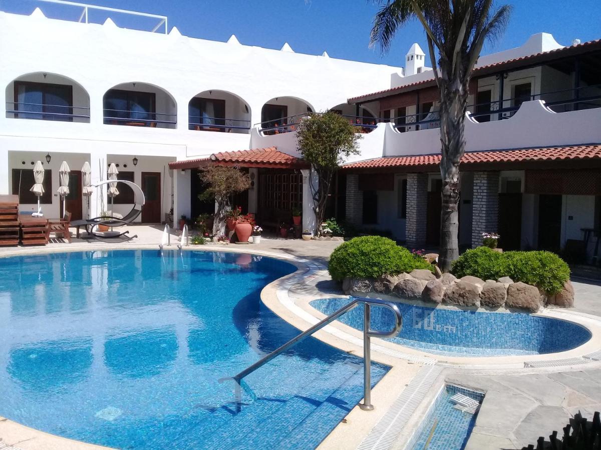 Uzhan Beach Hotel บิเตซ ภายนอก รูปภาพ