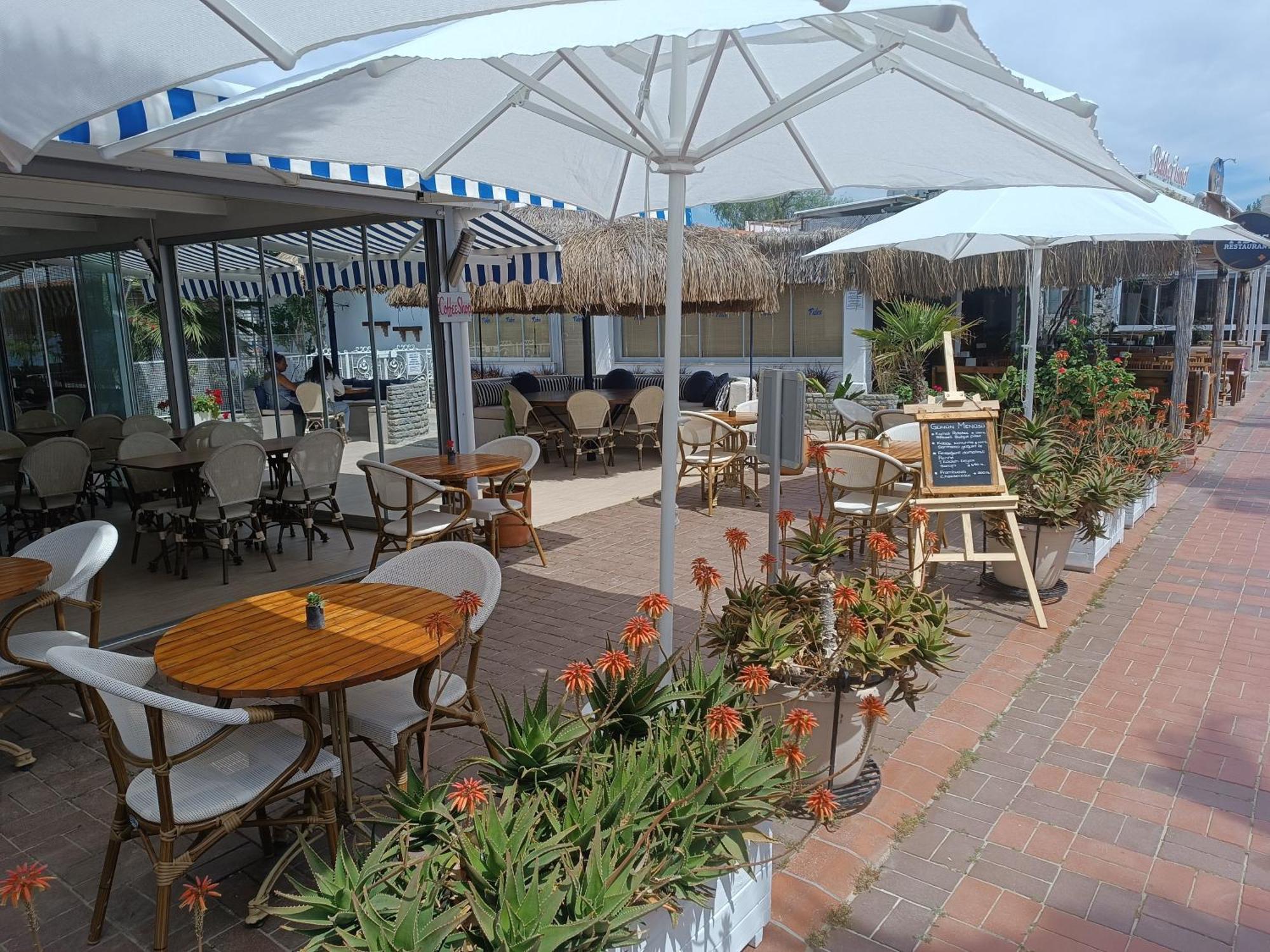 Uzhan Beach Hotel บิเตซ ภายนอก รูปภาพ