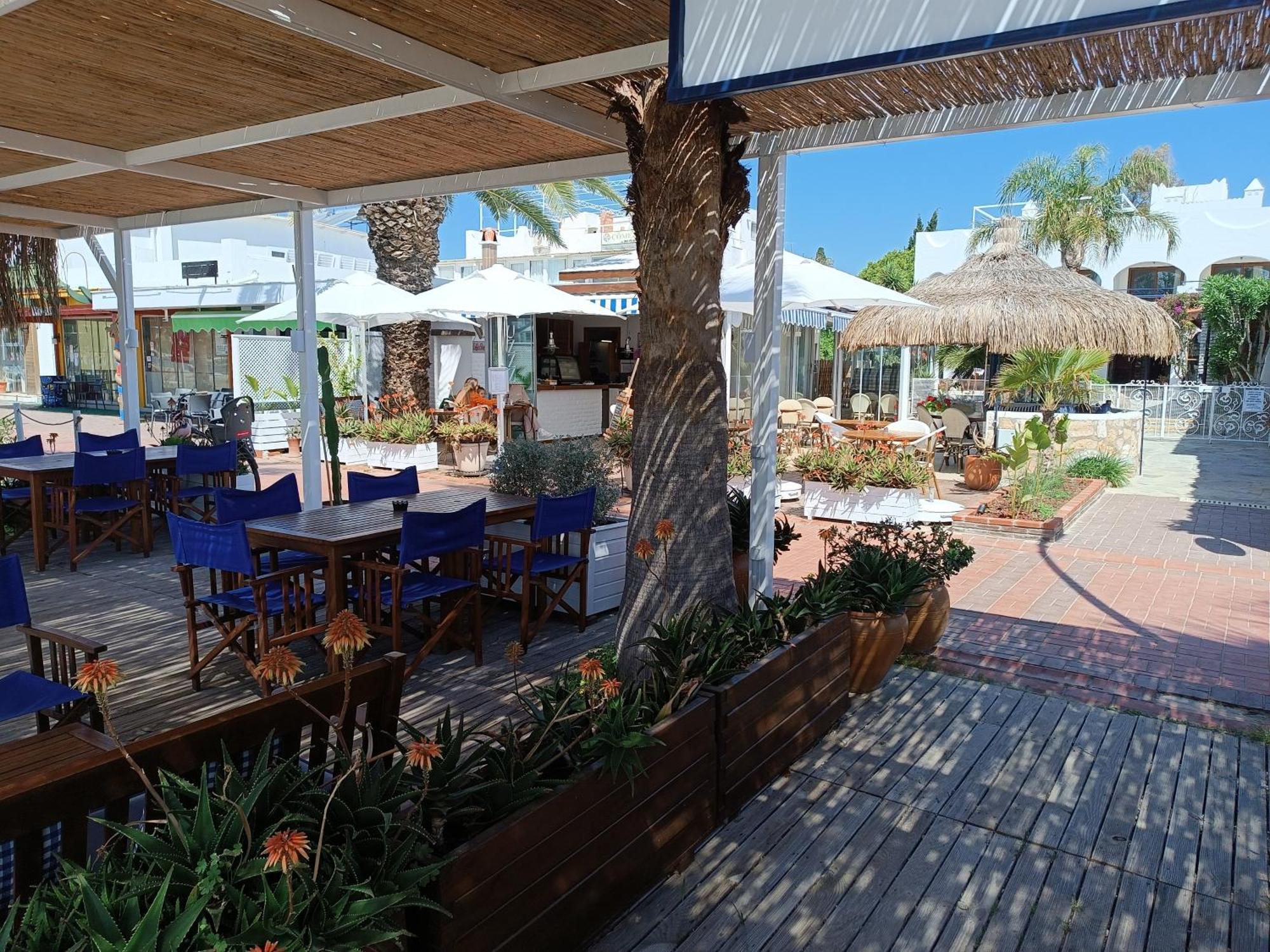 Uzhan Beach Hotel บิเตซ ภายนอก รูปภาพ