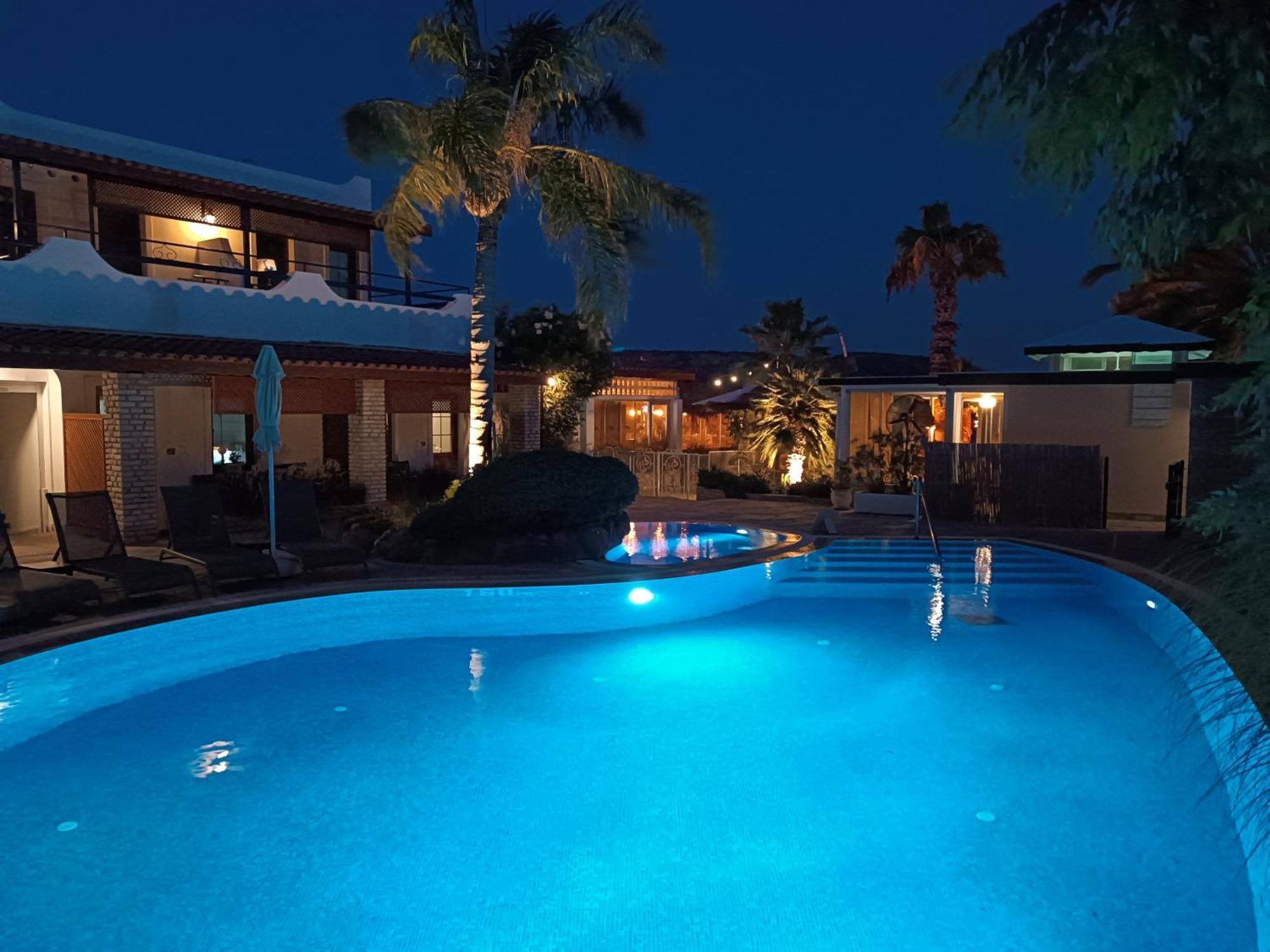 Uzhan Beach Hotel บิเตซ ภายนอก รูปภาพ