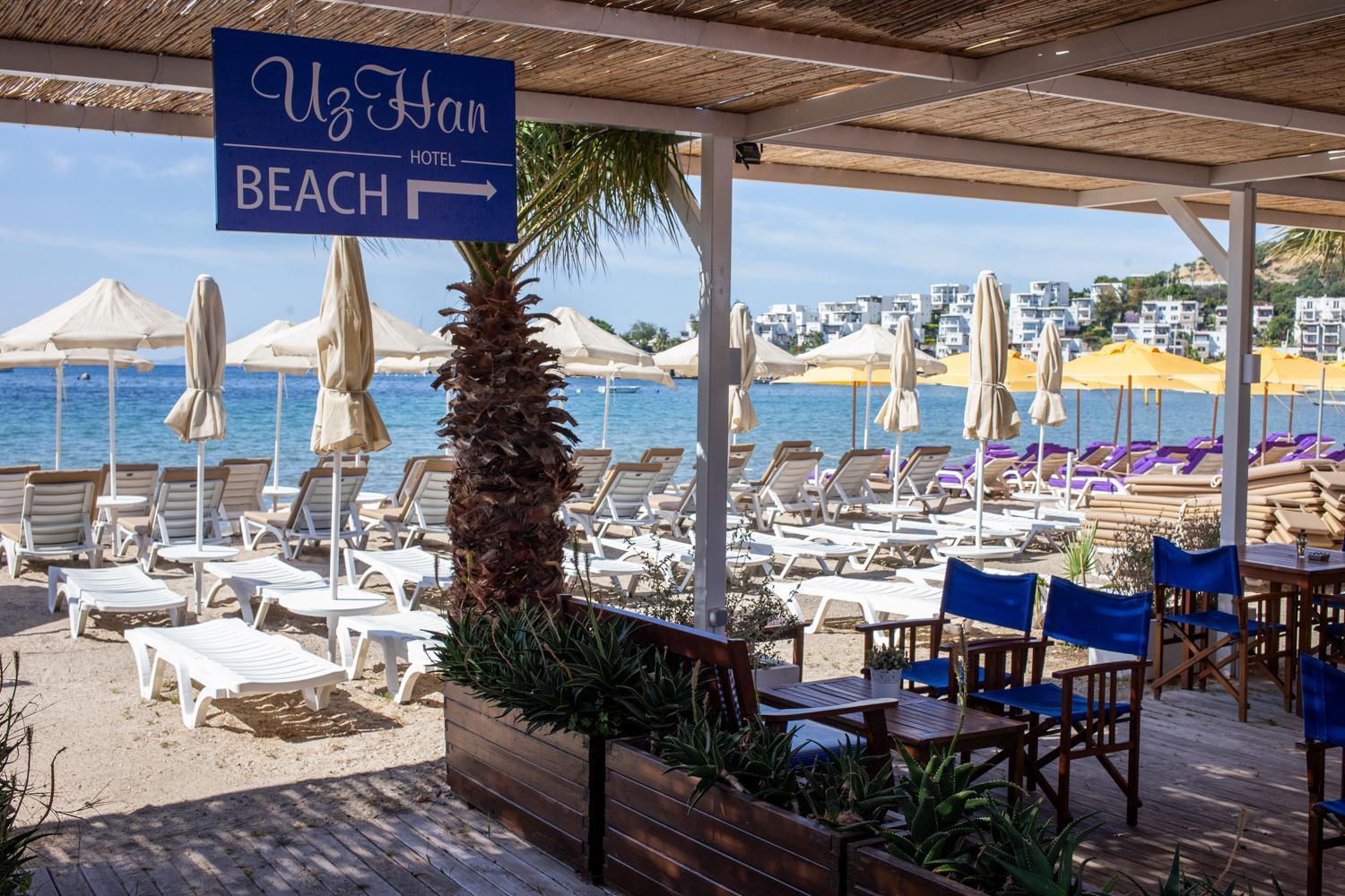 Uzhan Beach Hotel บิเตซ ภายนอก รูปภาพ