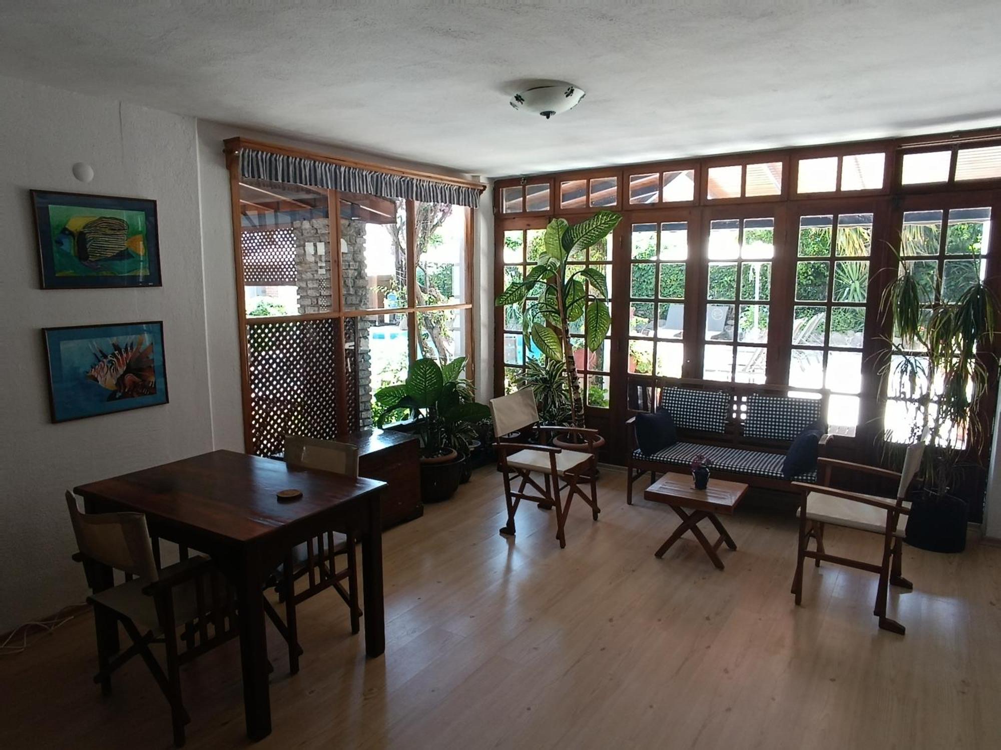 Uzhan Beach Hotel บิเตซ ภายนอก รูปภาพ