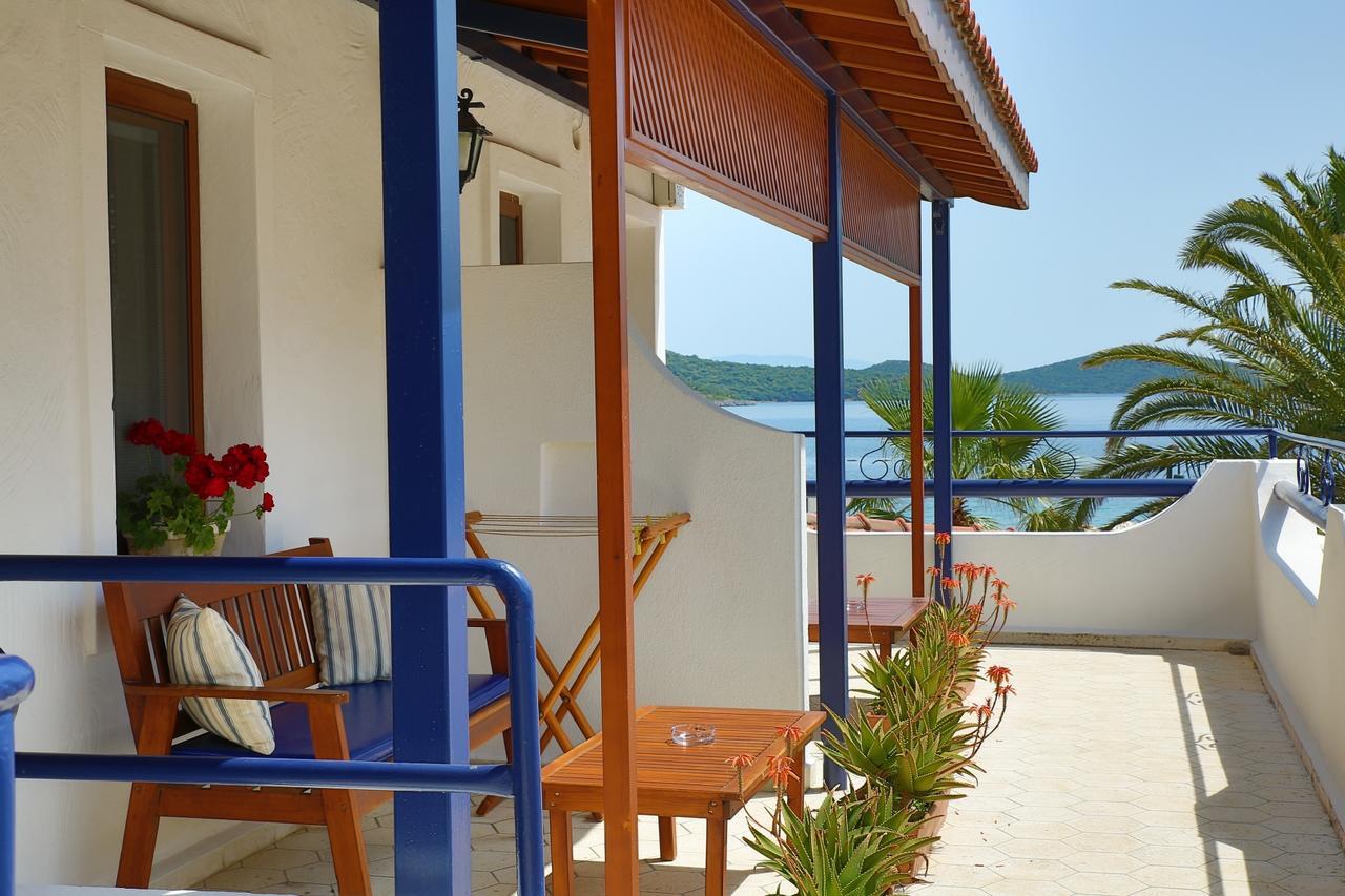 Uzhan Beach Hotel บิเตซ ภายนอก รูปภาพ
